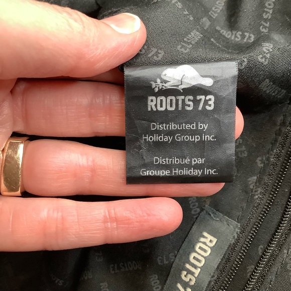 ROOTS 73 Black & Tan Round Bag - Picture 6 of 14